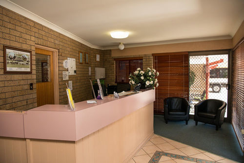 גונדיווינדי Macintyre Motor Inn מראה חיצוני תמונה