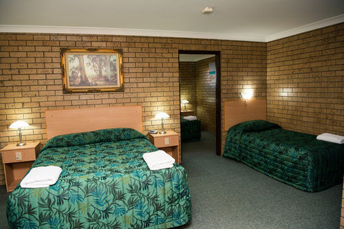 גונדיווינדי Macintyre Motor Inn מראה חיצוני תמונה