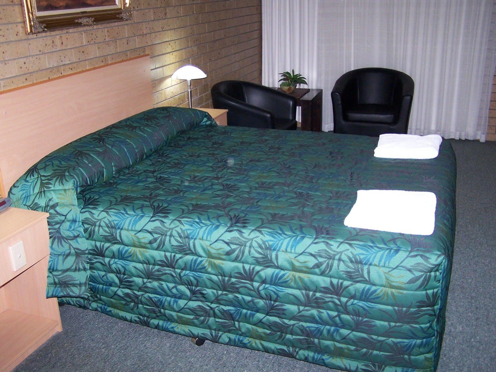 גונדיווינדי Macintyre Motor Inn מראה חיצוני תמונה